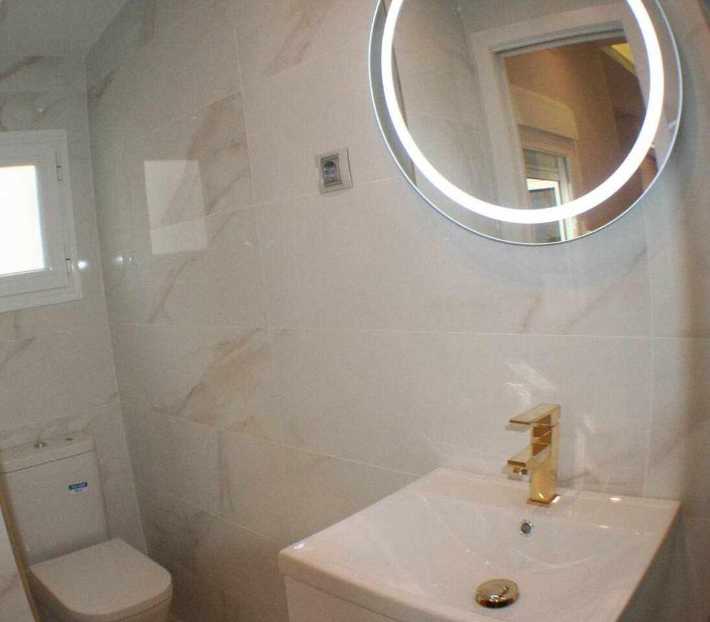 Apartamento Con Terraza Centrico Moderno Nuevo Madrid Exterior photo